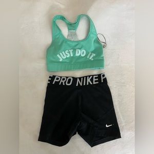 Nike Womens Workout Set
